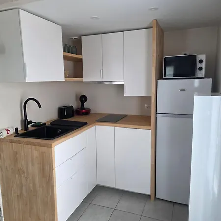 Maison Bord De *